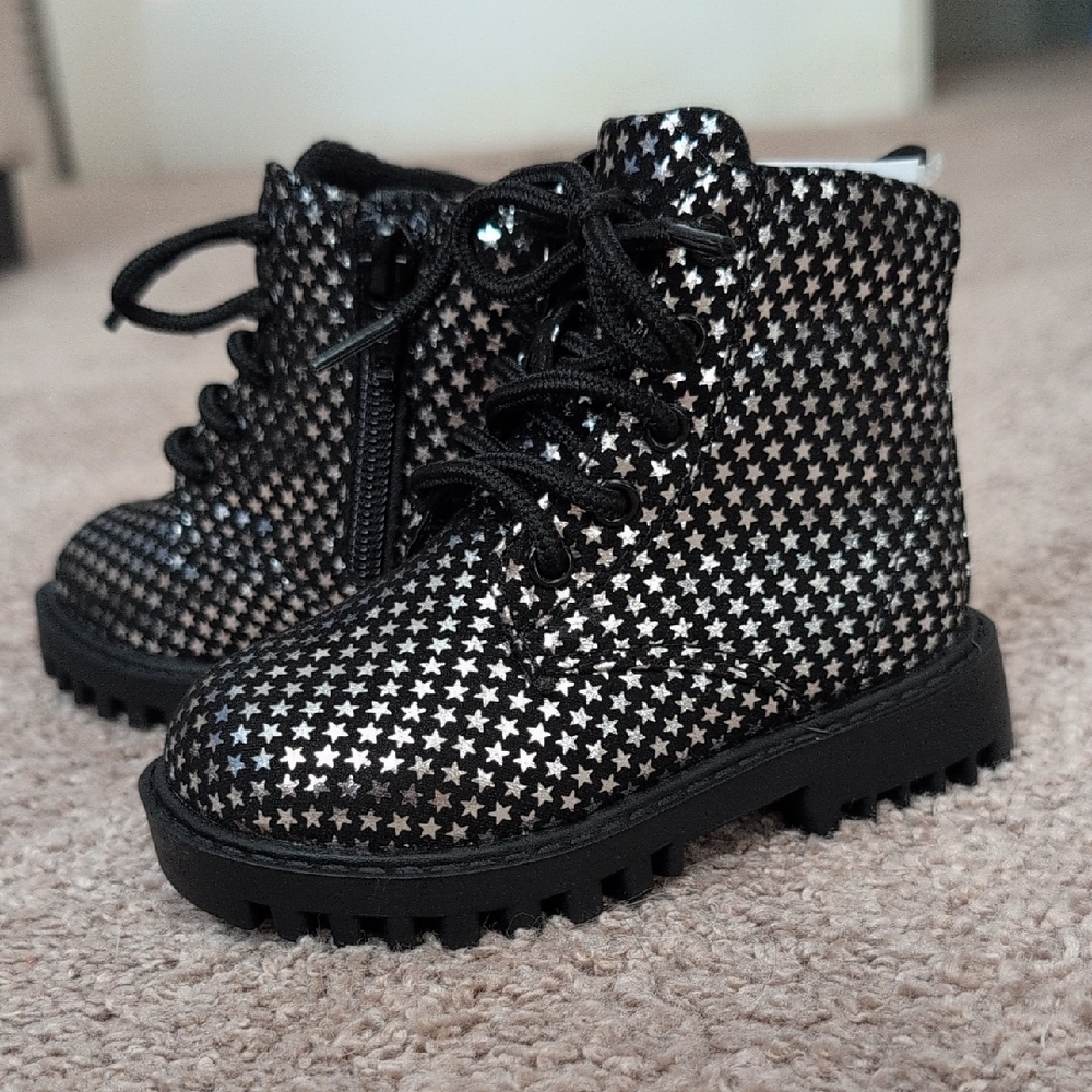 NWT GAP Toddler Black Boots (Size 5)
